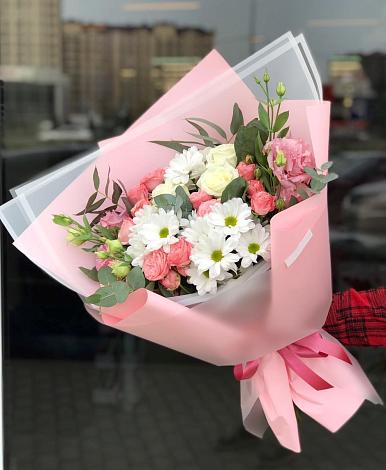 Букет цветов из: Розы, Лизиантусы и Хризантемы в Новые Бурасы